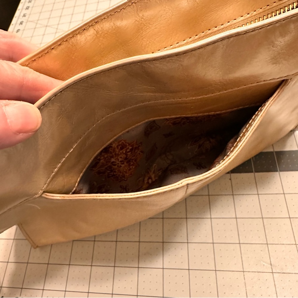 Gold leather HOBO shoulder bag - Picture 7 of 10